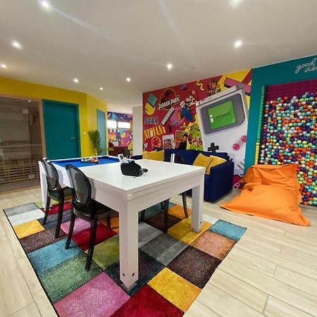 Capsule 90'S - Balneo - Sauna - Flipper - Billard - Netflix - Nintendo Switch & Jeux - Mons Dış mekan fotoğraf