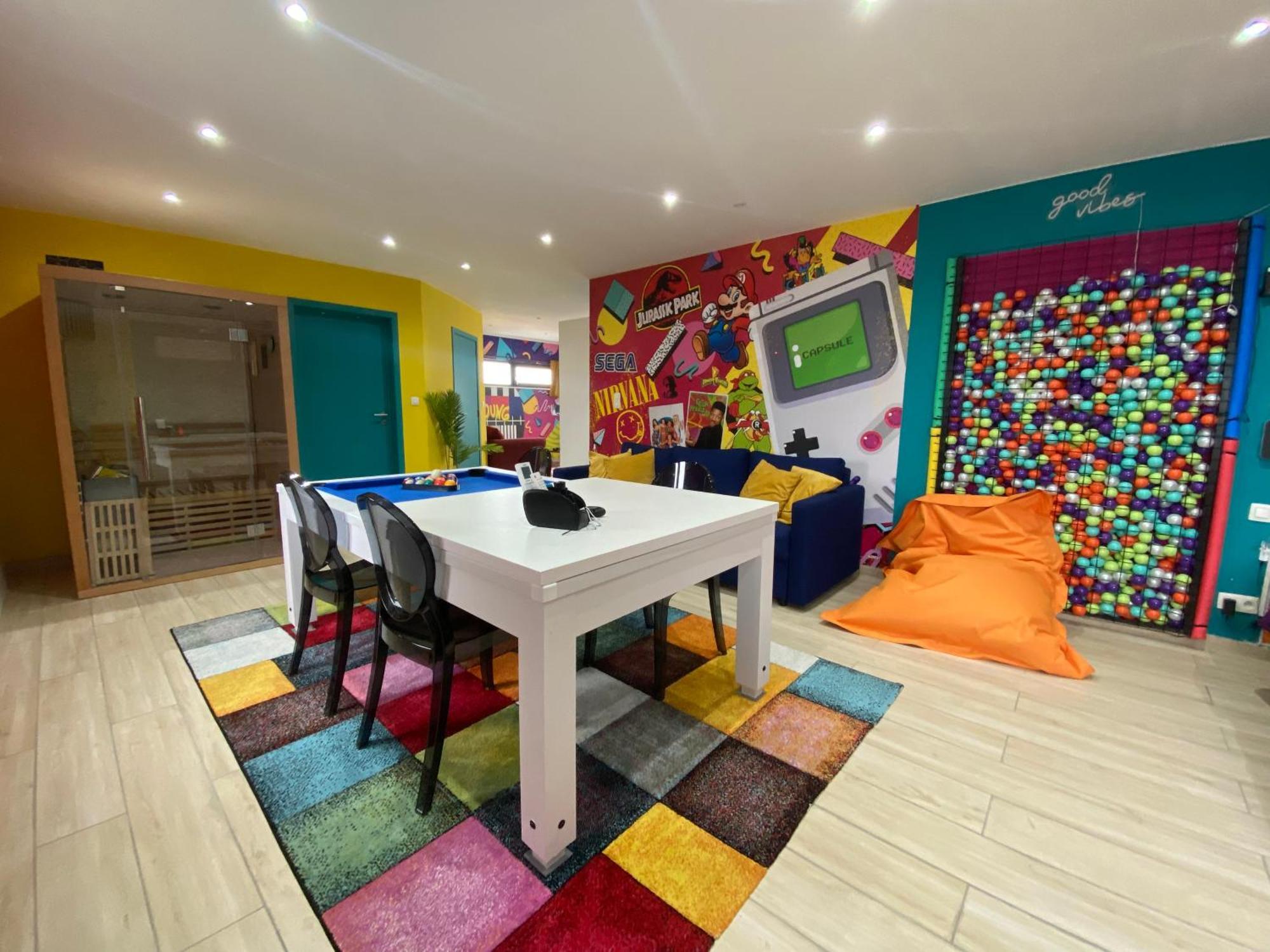 Capsule 90'S - Balneo - Sauna - Flipper - Billard - Netflix - Nintendo Switch & Jeux - Mons Dış mekan fotoğraf